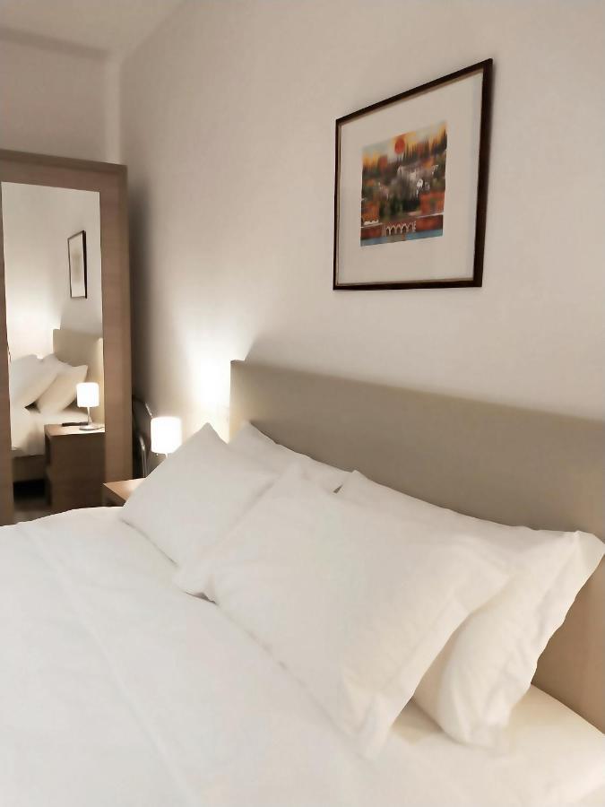 Via Poma Apartments&Rooms Verona Kültér fotó