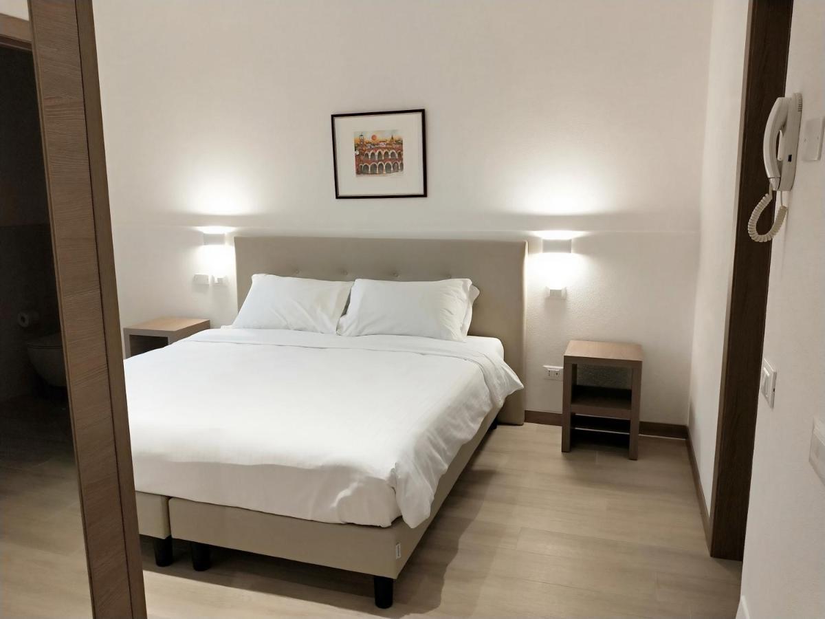 Via Poma Apartments&Rooms Verona Kültér fotó